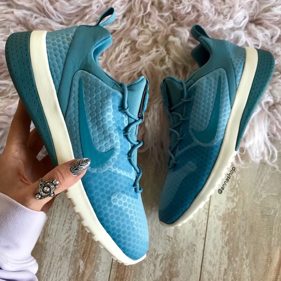 Nike Shoes - NWT曆Nike Racer